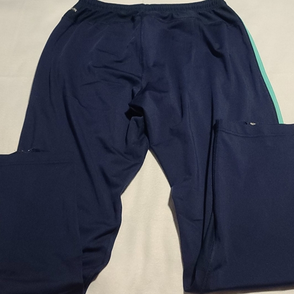 ADIDAS Sweatpants 🟢🟢 - Picture 4 of 6